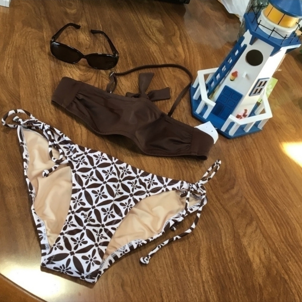 New Lands End Bikini Tribal Print White Brown Size XS   NWT Vacation Vibes